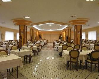 Hotel Acquario - Campomarino - Ресторан