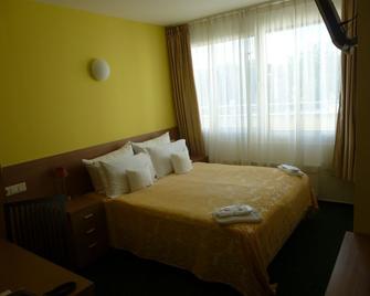 Hotel Jfm - Lörrach - Bedroom