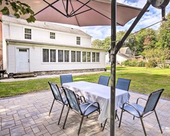 Upscale Waterbury Retreat w/ Indoor Hot Tub! - Waterbury - Patio