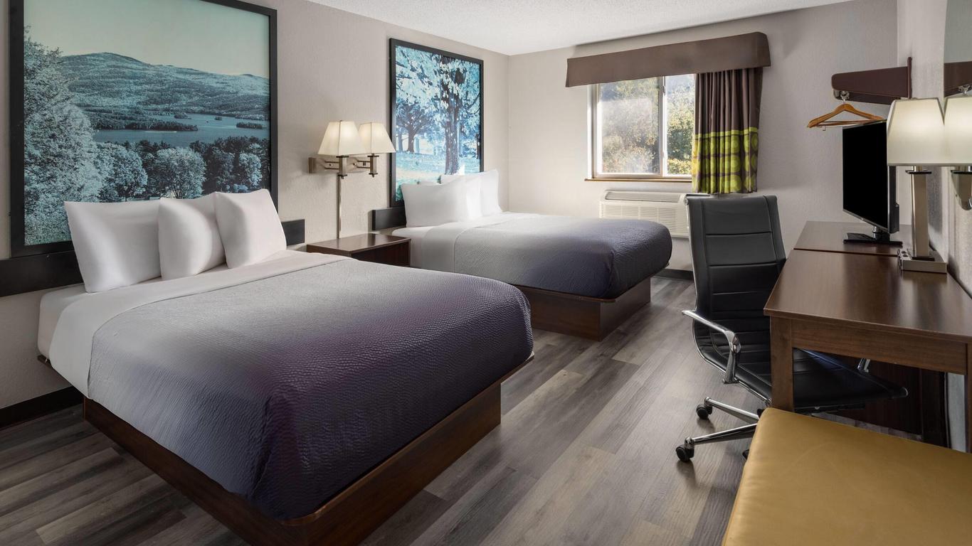 Super 8 by Wyndham Latham/Albany Airport