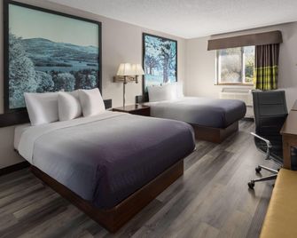Super 8 by Wyndham Latham/Albany Airport - Latham - Habitación