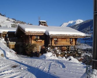 In Typical Savoyard Chalet - Praz-sur-Arly - Bâtiment
