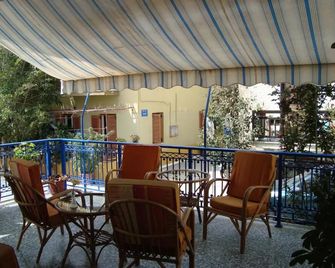 Vakhos - Naxos - Patio