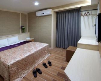 Laurel Business Hotel - Taoyuan City - Bedroom