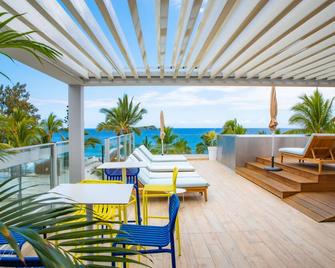 Boutik Hôtel 2A - Adult Only - Saint Gilles Les Bains - Balkong