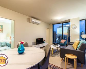 Aussie Escape Apartments-Skyline Collins Tower - 墨爾本 - 客廳