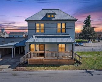 Full Home Retreat, Relax, Recharge - Farmington