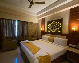 Maya Residency - Tiruchirappalli - Bedroom
