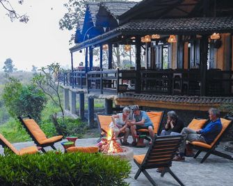 Sapana Village Lodge - Sauraha - Βεράντα