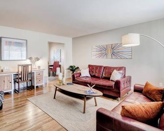 Cozy 2bd 2ba near Nob Hill home Garage Parking - Alburquerque