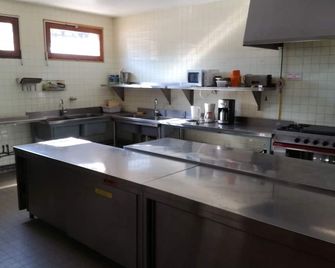 Number 1 apartment for 2 people on the outskirts of La Féclaz. Private parking. - Les Déserts - Cuisine