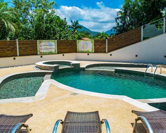 Pousada Do Tenorio - Ubatuba - Pool