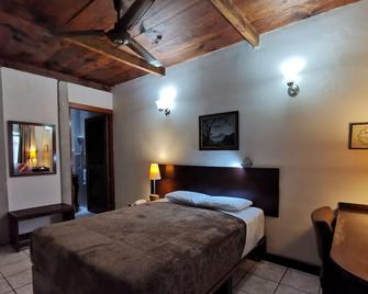 Dai Nonni Hotel - Città del Guatemala - Camera da letto