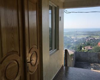 Panorama view apartment with sea view in the middle of nature. - Gonio - Balcony
