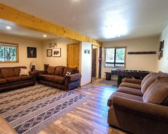 Aspen Hideaway - Fireplace - Grill - Mountain Views - Red River - Huiskamer