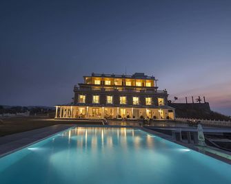 Fateh Safari Resort By Fateh Collection - Rājsamand - Pool