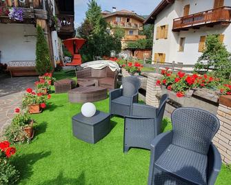 Inter Hotel B&B - ויגו די פאסה - פטיו