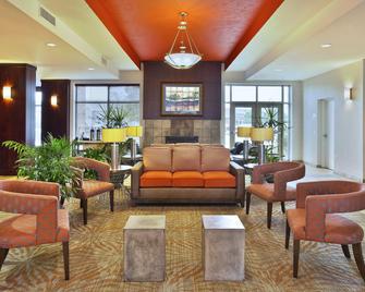 هوليداي إن آند سويتس جرين باي ستاديوم، آن آي آيتش جي هوتل - غرين باي - ردهة