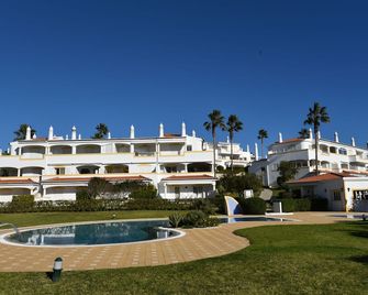 Apartment near the golf course - Praia do Carvoeiro - Gebäude