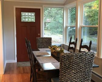 Cottage at Copake Lake - Hillsdale - Dining room