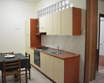 Charming apartment in Reggio Calabria, 40 sqm, terrace - Reggio Calabria - Küche