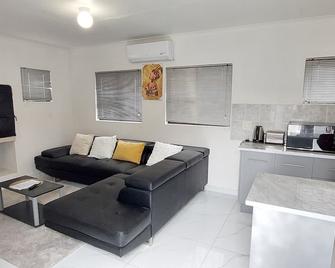 A staycation in walvis bay - Walvis Bay - Living room