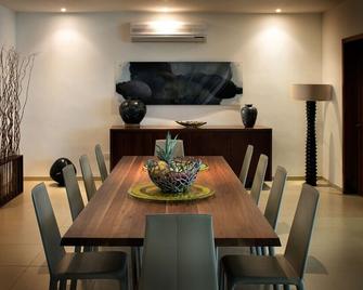 Beachfront Upscale House in Telchac - Telchac Puerto - Dining room