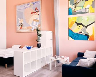 Studio Apartment / Unique Location / Stunning View - Runavík - Sala de estar