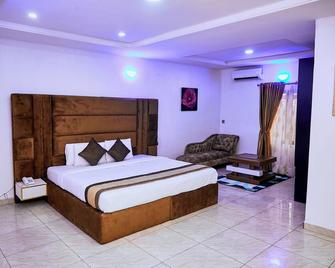 Executive Luxury Room - Sleeps 2 - Pool - Gym - Lagos - Bedroom