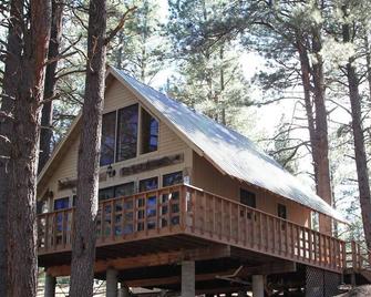 Scenic and Secluded Deer Trail cabin-2 bedroom, 1 Bath Home - Bayfield - Building