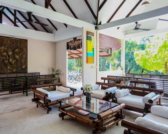 Naiharn Beach Resort - Rawai - טרקלין