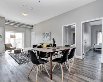 High-end condo downtown Kingston near RMC Queens - Kingston - Dining room