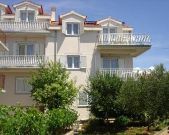 Apartments Gardijan - Vodice - Budynek