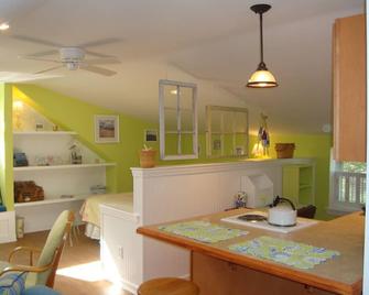 Quaint Studio near Mashpee Commons - East Falmouth - Bedroom