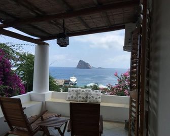 Hotel O Palmo - Panarea - Balkon