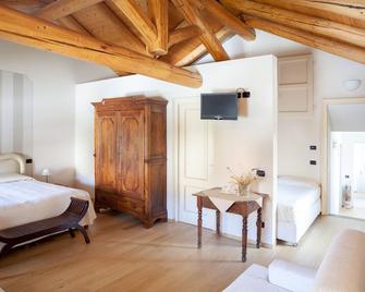 B&B Fior Di Farine - La Morra - Schlafzimmer