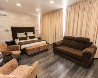 Fox Hotel - Barnaul - Bedroom