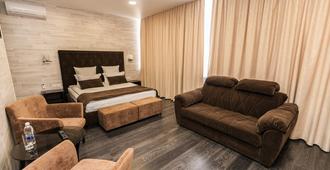 Fox Hotel - Barnaul - Bedroom