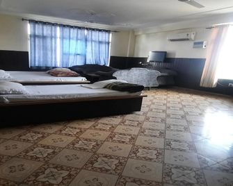 OYO New Finlandia Hotel And Funpark - Moga - Bedroom
