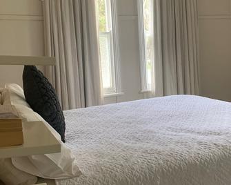 Waterloo Stockmans Cottage - historic rural property - Glen Innes - Habitación