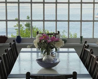 Unique, Charming Cottage on Penobscot Bay - Gorgeous Views! - Northport - Comedor