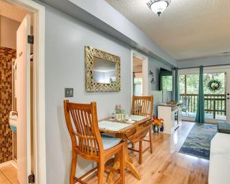 Branson West Condo 1 Mi to Silver Dollar City! - Branson West - Dining room