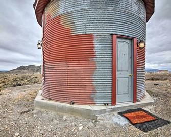 Unique Utah Tin Cabin w/ Mountain Views! - Antimony - Building