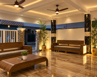 Le Poshe Luxury - Tie Hotels - Purnankuppam - Front desk