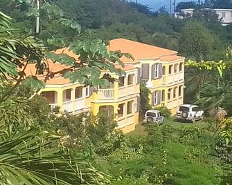 Abigail's Splendor -2 Bedroom Entire Apartment - Road Town - בניין