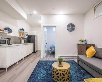 Spacious Newly Renovated 1 Bedroom Suite - Halifax - Living room