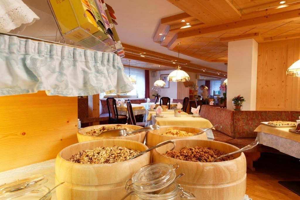 Ciasa Roby - San Cassiano/St. Kassian - מסעדה