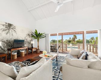 Esmeralda Resort - Baie-Orientale