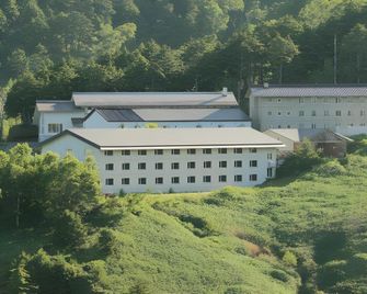 Manza Hotel Juraku - Tsumagoi - Building