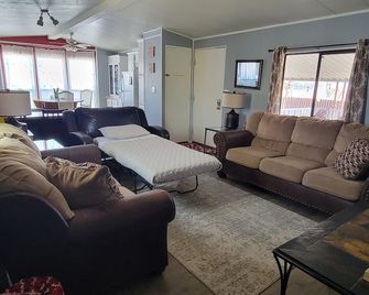 Porch house - Fernley - Вітальня